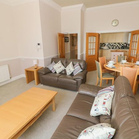 6 South Beach Court Tenby Luaran gambar