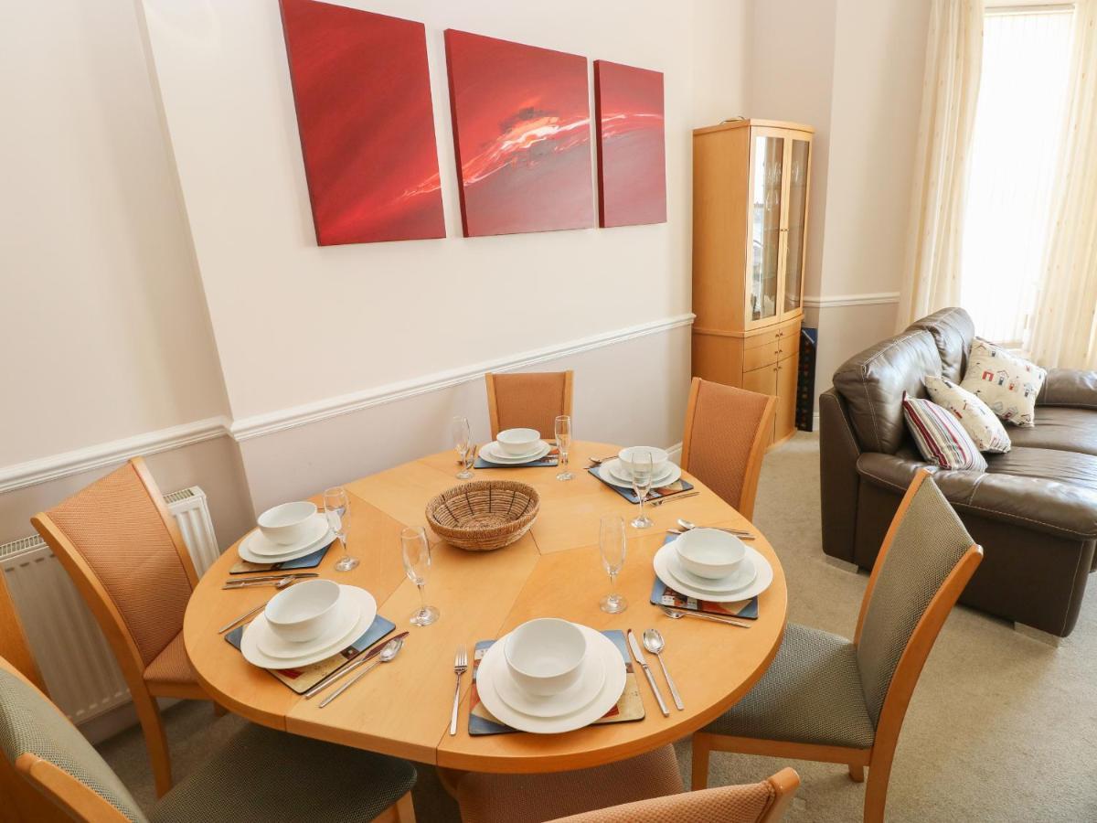6 South Beach Court Tenby Luaran gambar